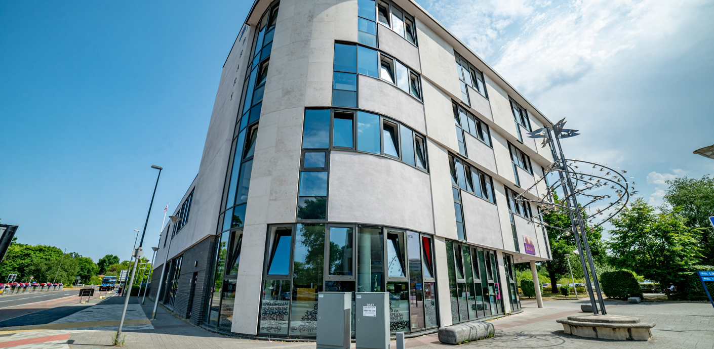nojs Photo of the outside of Crawley Library