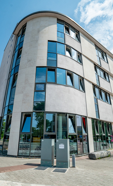 Photo of the outside of Crawley Library