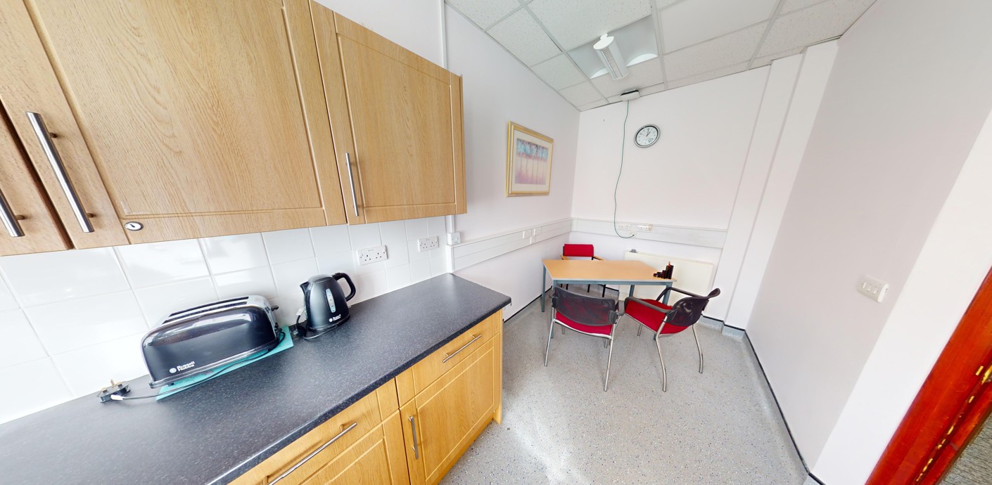 nojs Photo of East Grinstead Room 2