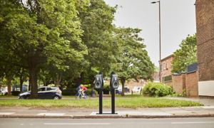 Electric vehicle dual- socket chargepoint on-street
